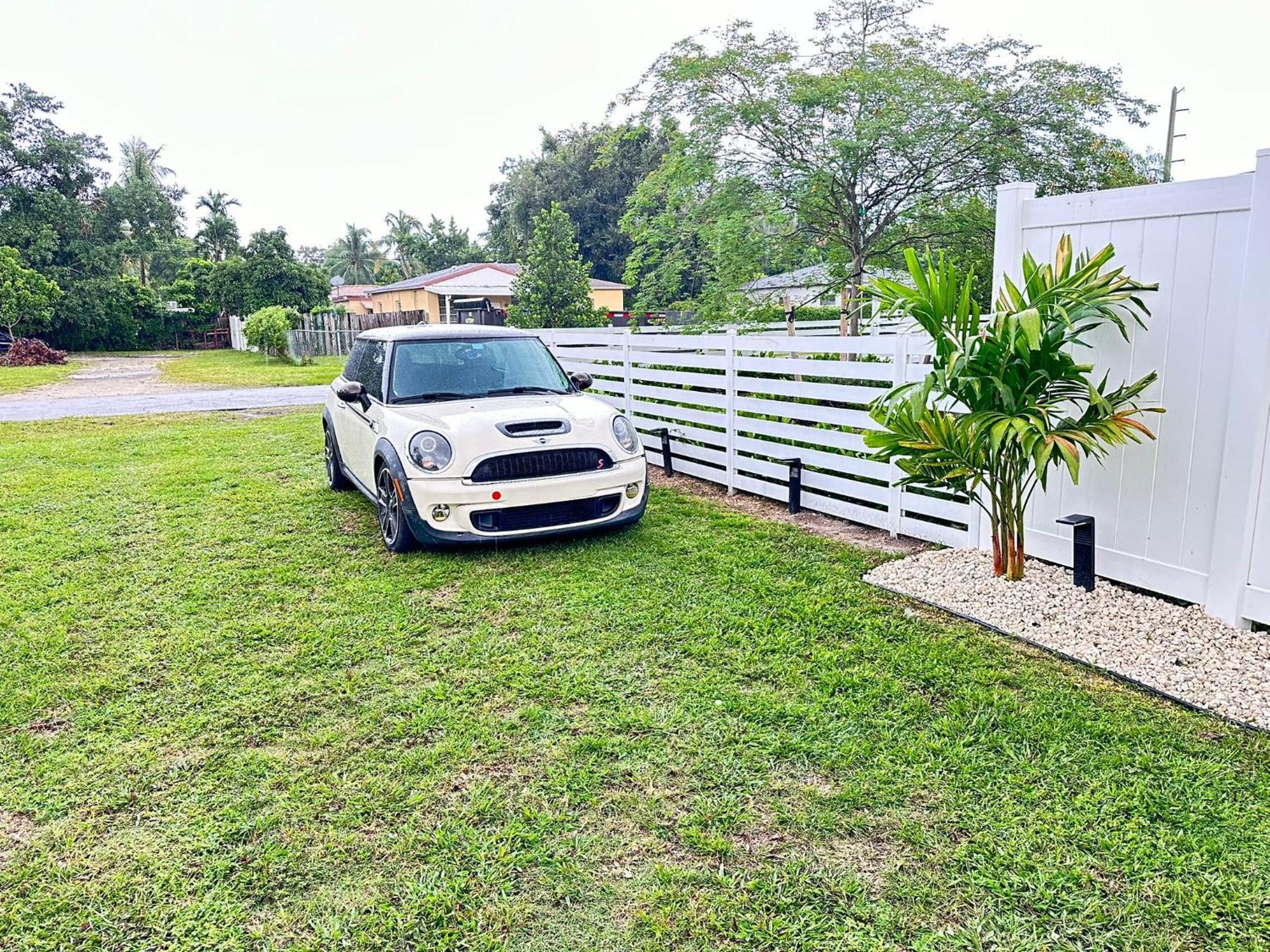 Casa Fortim Studio + Private + Large Patio Apartment Miami Exterior photo